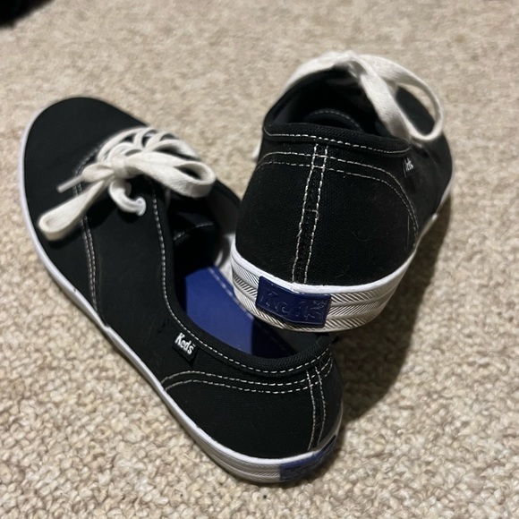 BLACK KEDS - Picture 2 of 6